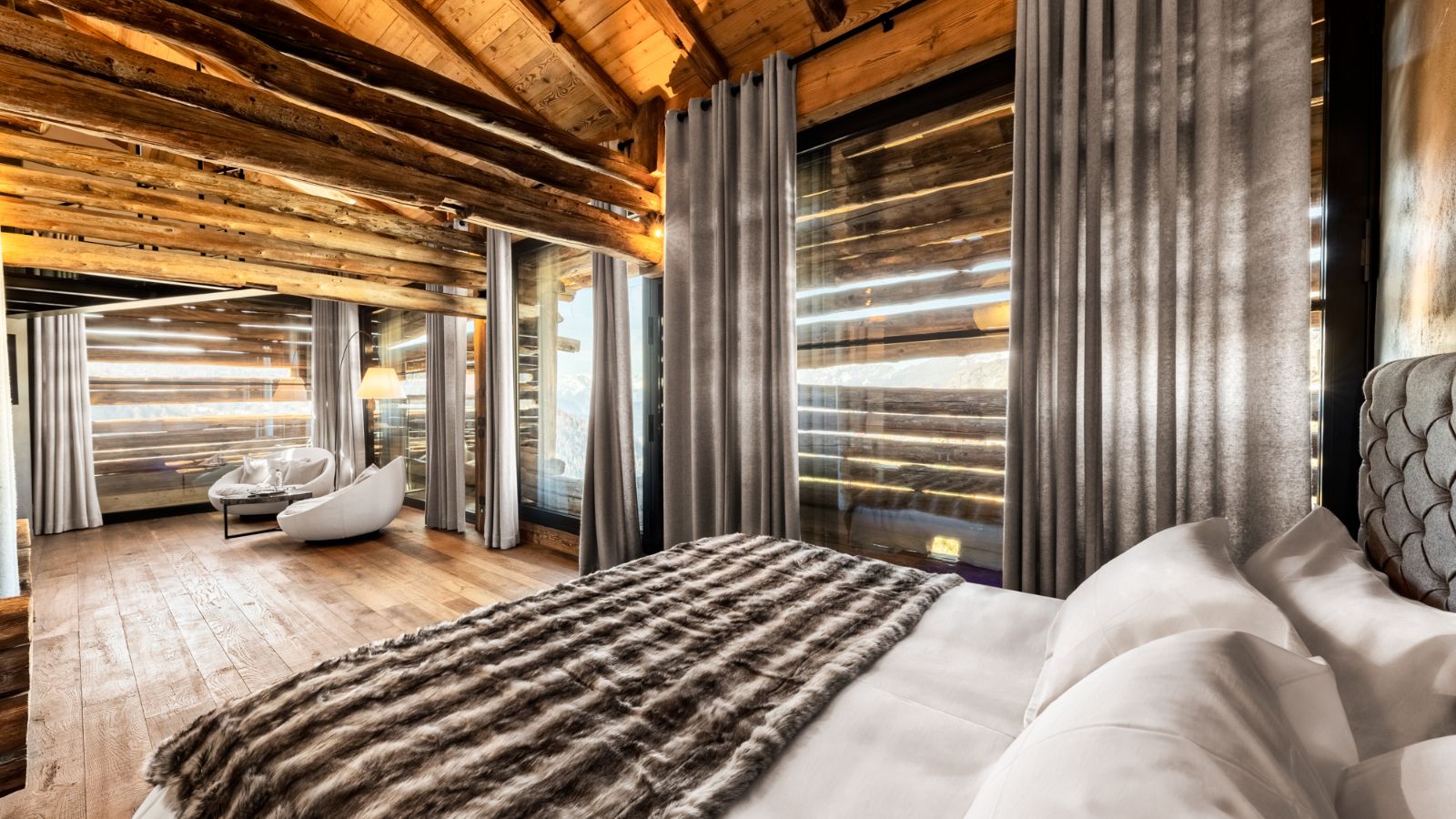 luxury-ski-chalets-cervinia-cocoon-deluxe-oxford-ski-bedroom (1).jpg