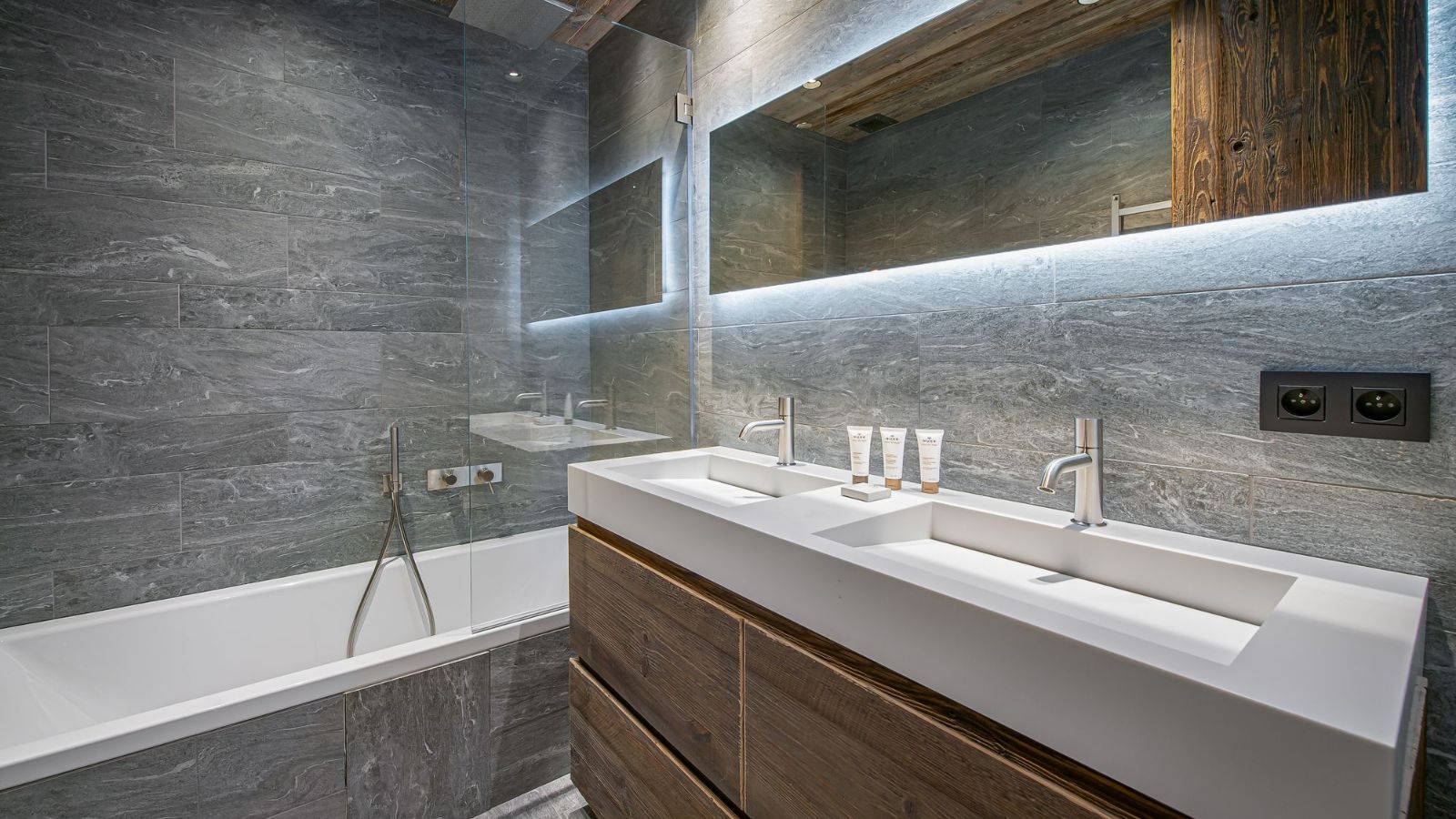 luxury-ski-chalet-gran (26).jpg