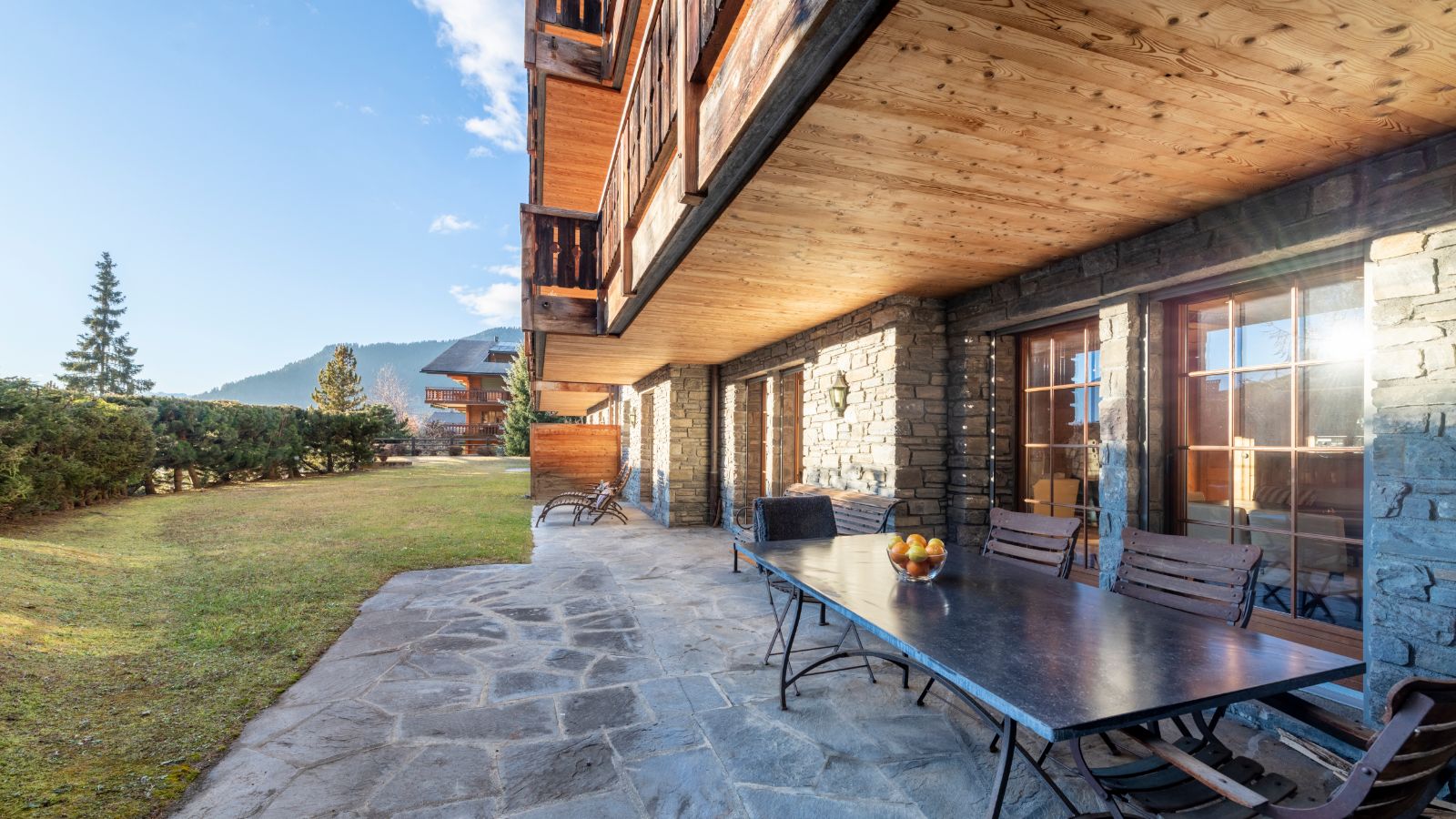 luxury-ski-chalet-verbier-ivouette-oxford-exterior2.jpg