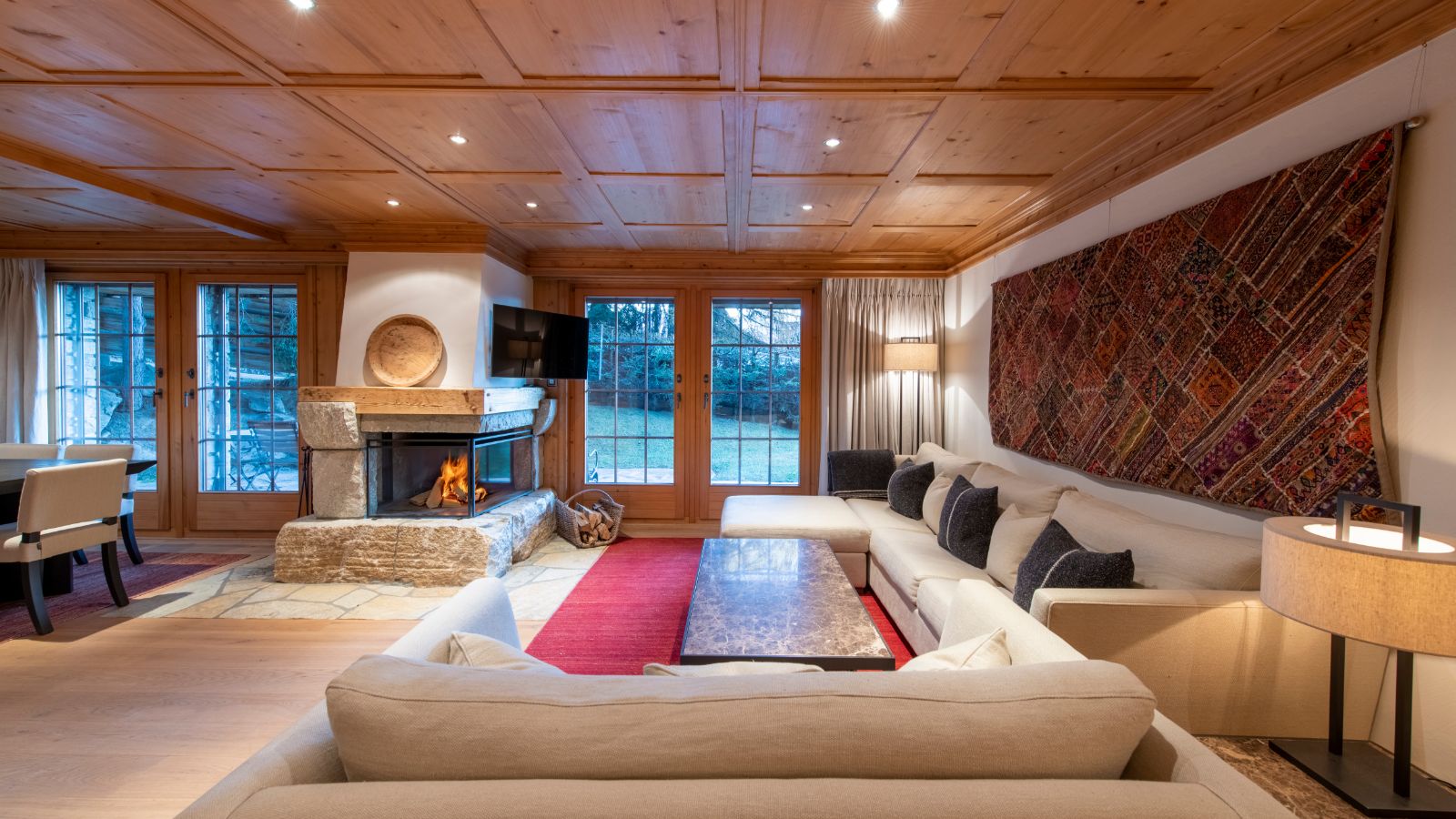 luxury-ski-chalet-verbier-ivouette-oxford-lounge.jpg