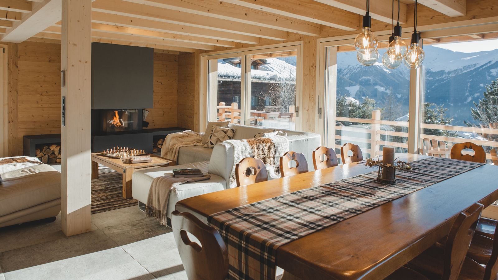 Luxury-ski-chalet-verbier-Chalet-Pierrepointe-Oxford-Ski-Dining.jpg