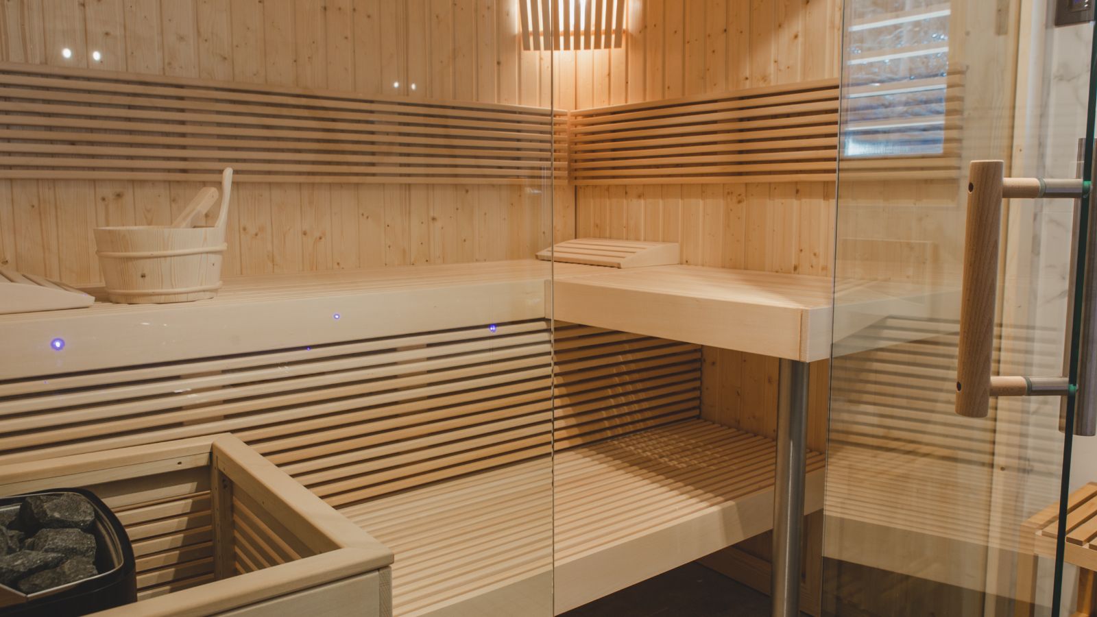 Luxury-ski-chalet-verbier-Chalet-Pierrepointe-Oxford-Ski-Sauna.jpg