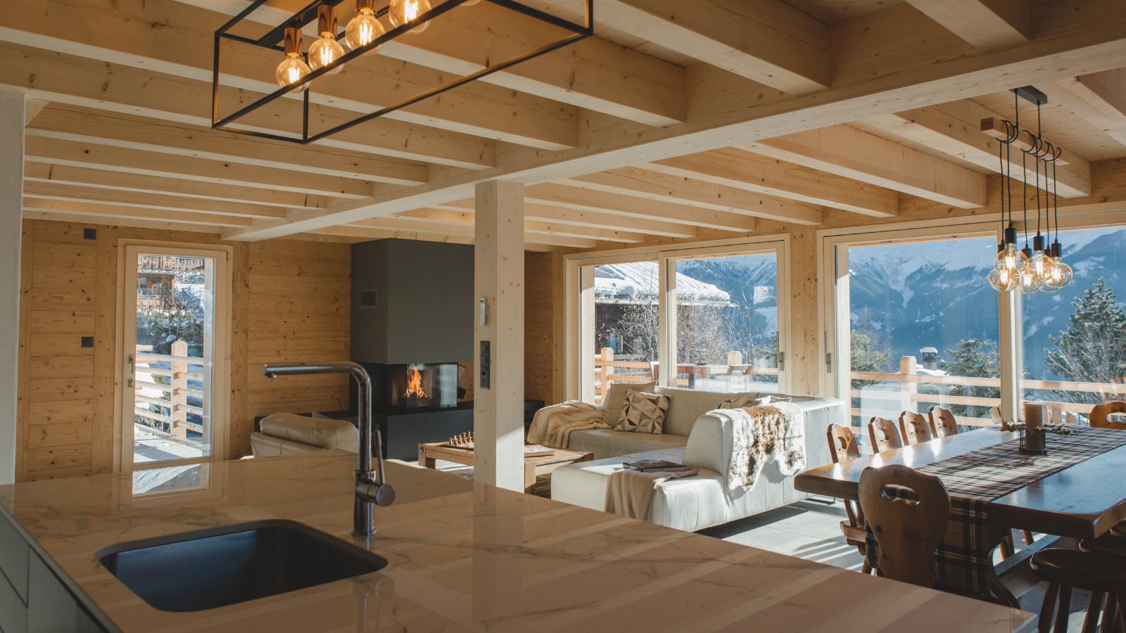 Luxury-ski-chalet-verbier-Chalet-Pierrepointe-Oxford-Ski-View.jpg