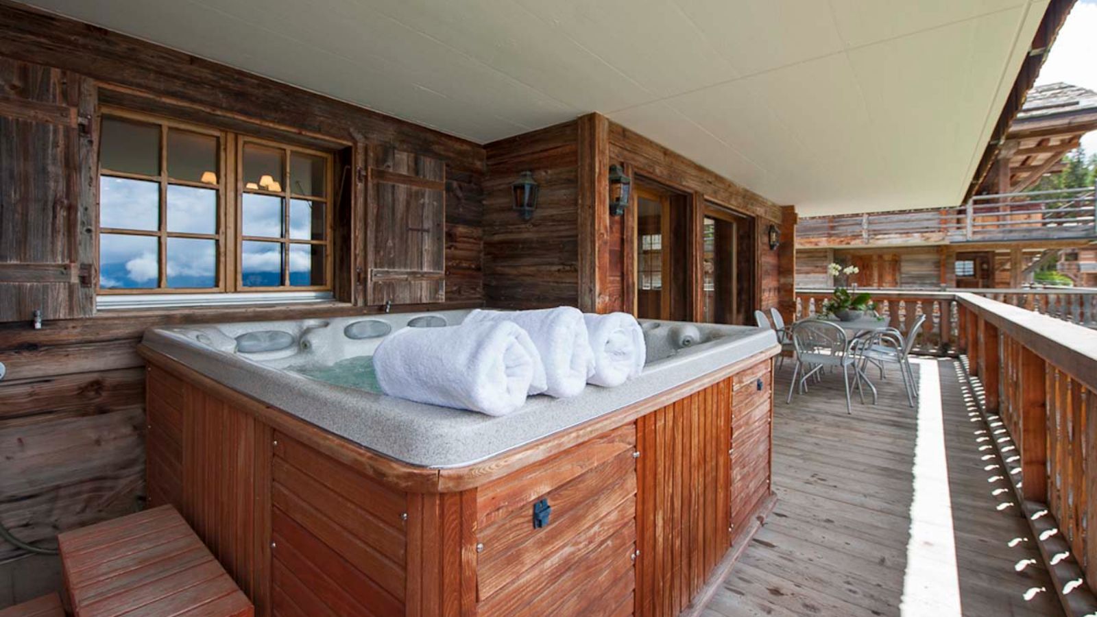 Luxury-Ski-Chalet-Verbier-Chalet-Max-Oxford-Ski-Hot-Tub.jpg