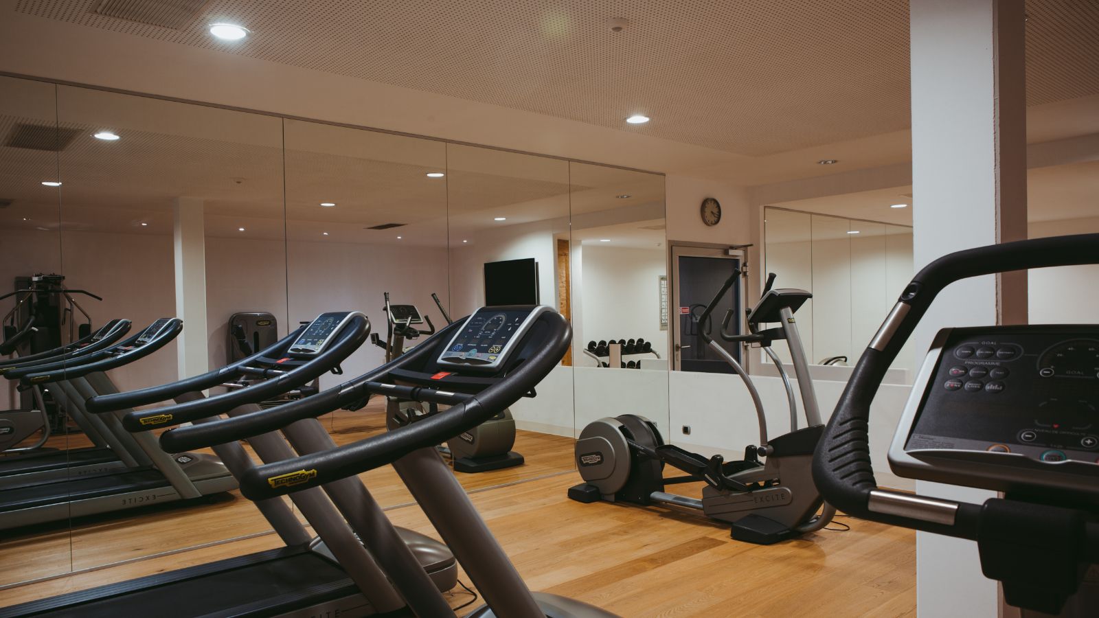 Luxury-Ski-Chalet-Verbier-Chalet-Valentine-Oxford-Ski-Gym.jpg