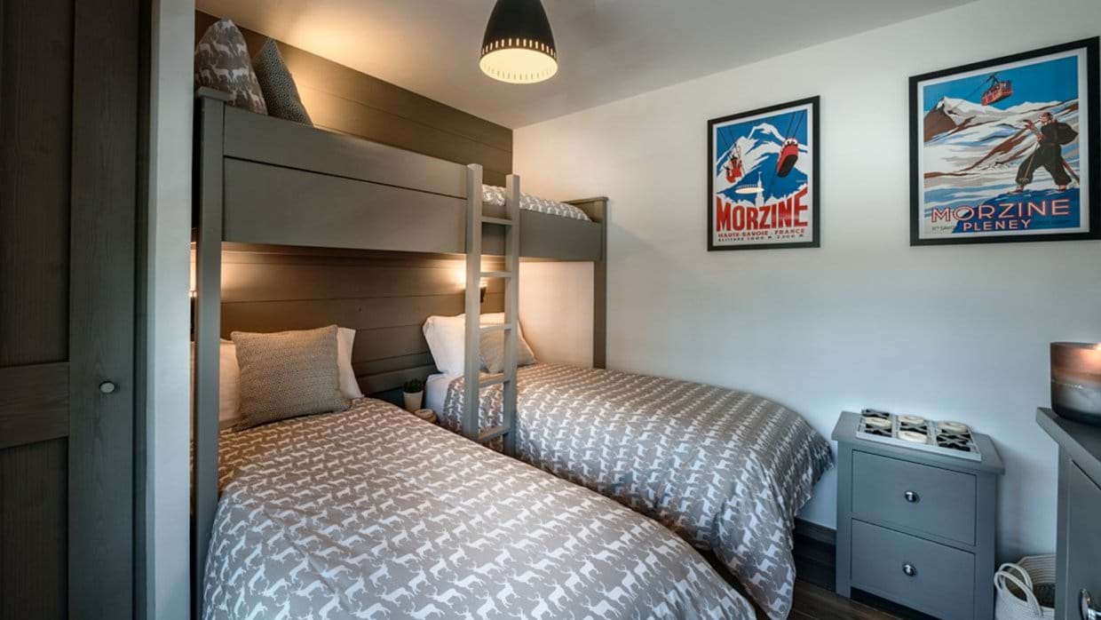 Luxury-Ski-Chalet-Morzine-Les-Abeilles-Oxford-Ski-Bedroom (5).jpg