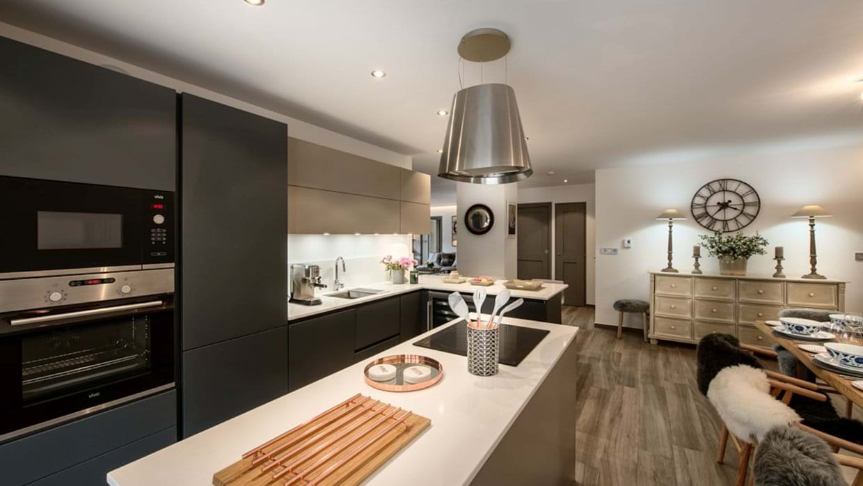 Luxury-Ski-Chalet-Morzine-Les-Abeilles-Oxford-Ski-Kitchen.jpg