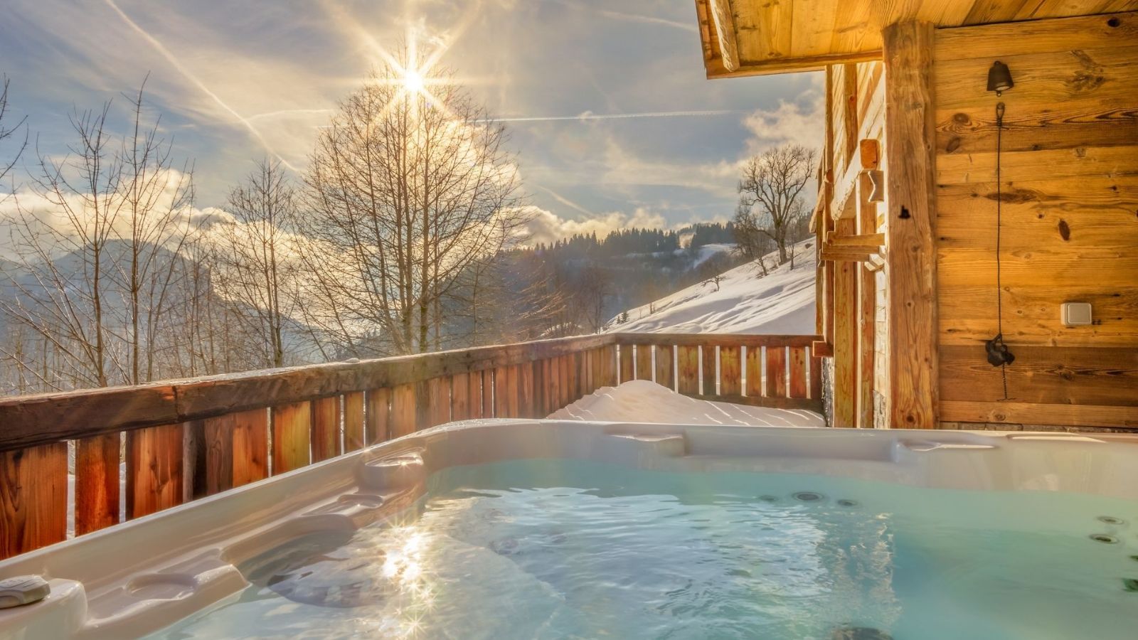 Luxury-Ski-Chalet-Les-Gets-Maison-dHiver-Oxford-Ski-hot-tub.jpg