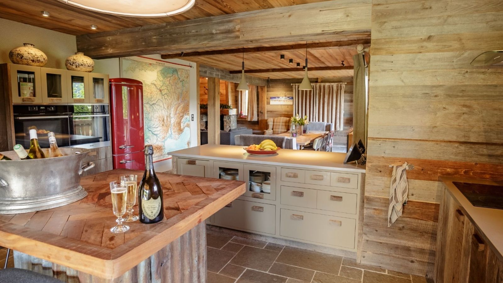 Luxury-Ski-Chalet-Les-Gets-Maison-dHiver-Oxford-Ski-kitchen.jpg
