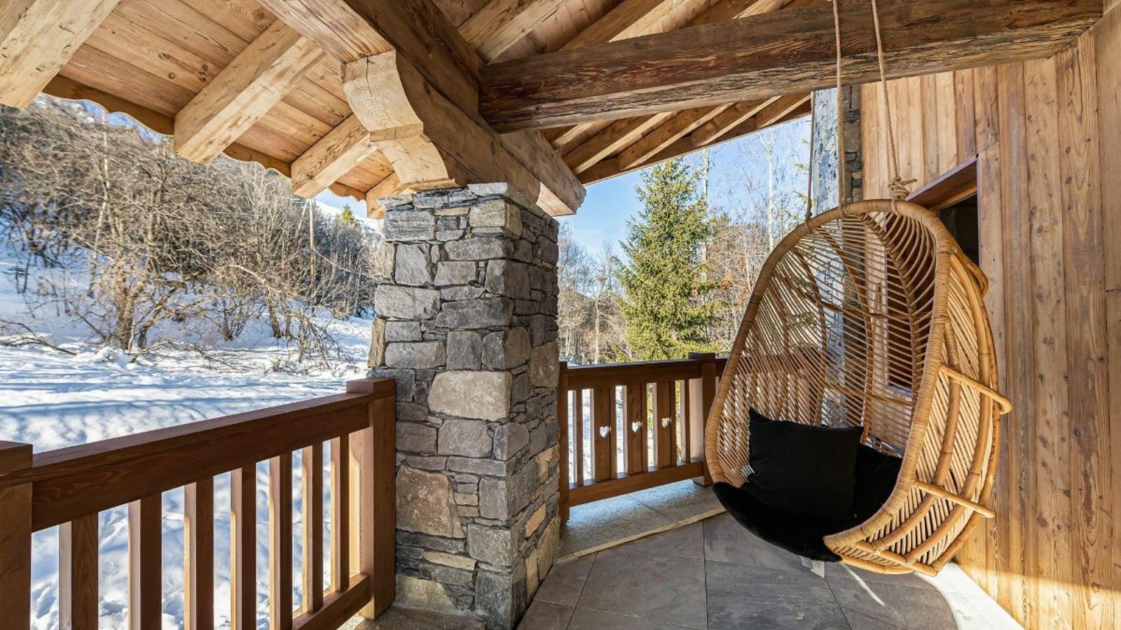 Luxury-ski-chalet-Meribel-Chalet-Haapiti-Oxford-Ski-Terrace.jpg