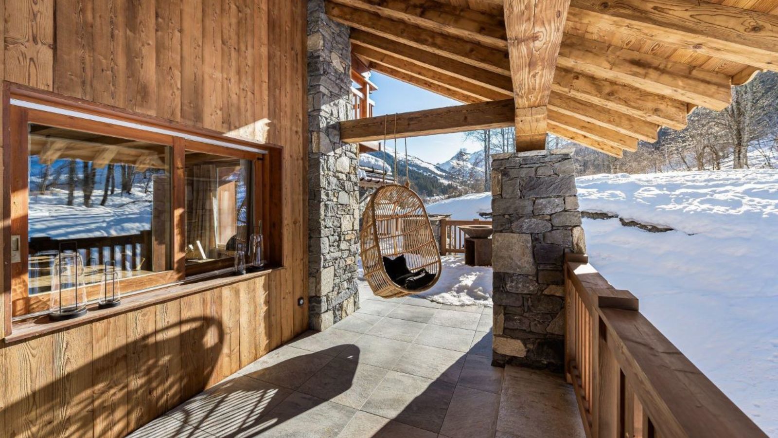Luxury-ski-chalet-Meribel-Chalet-Haapiti-Oxford-Ski-Terrace2.jpg