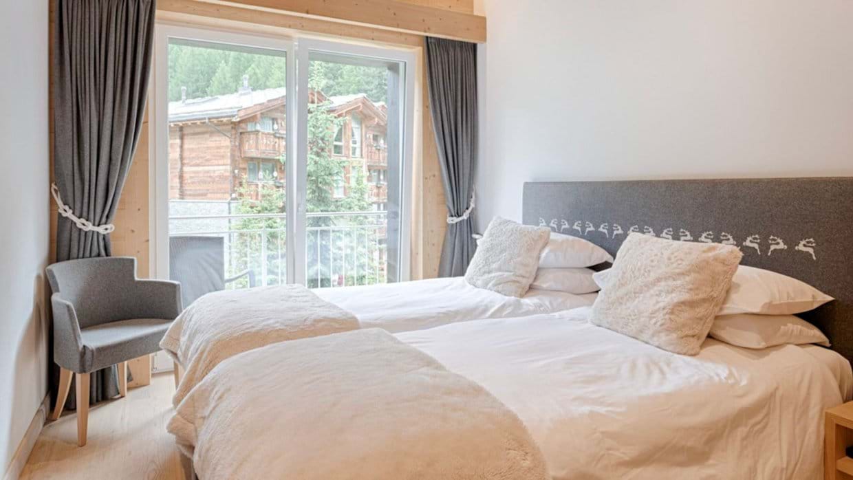 Luxury-Ski-Chalet-Zermatt-Tuftra6 (10).jpg