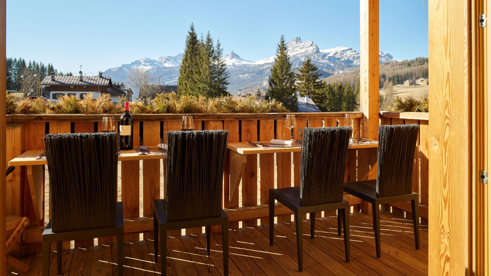 Luxury-ski-chalet-Cortina-Chalet-Serge-Oxford-Ski-Terrace.jpg