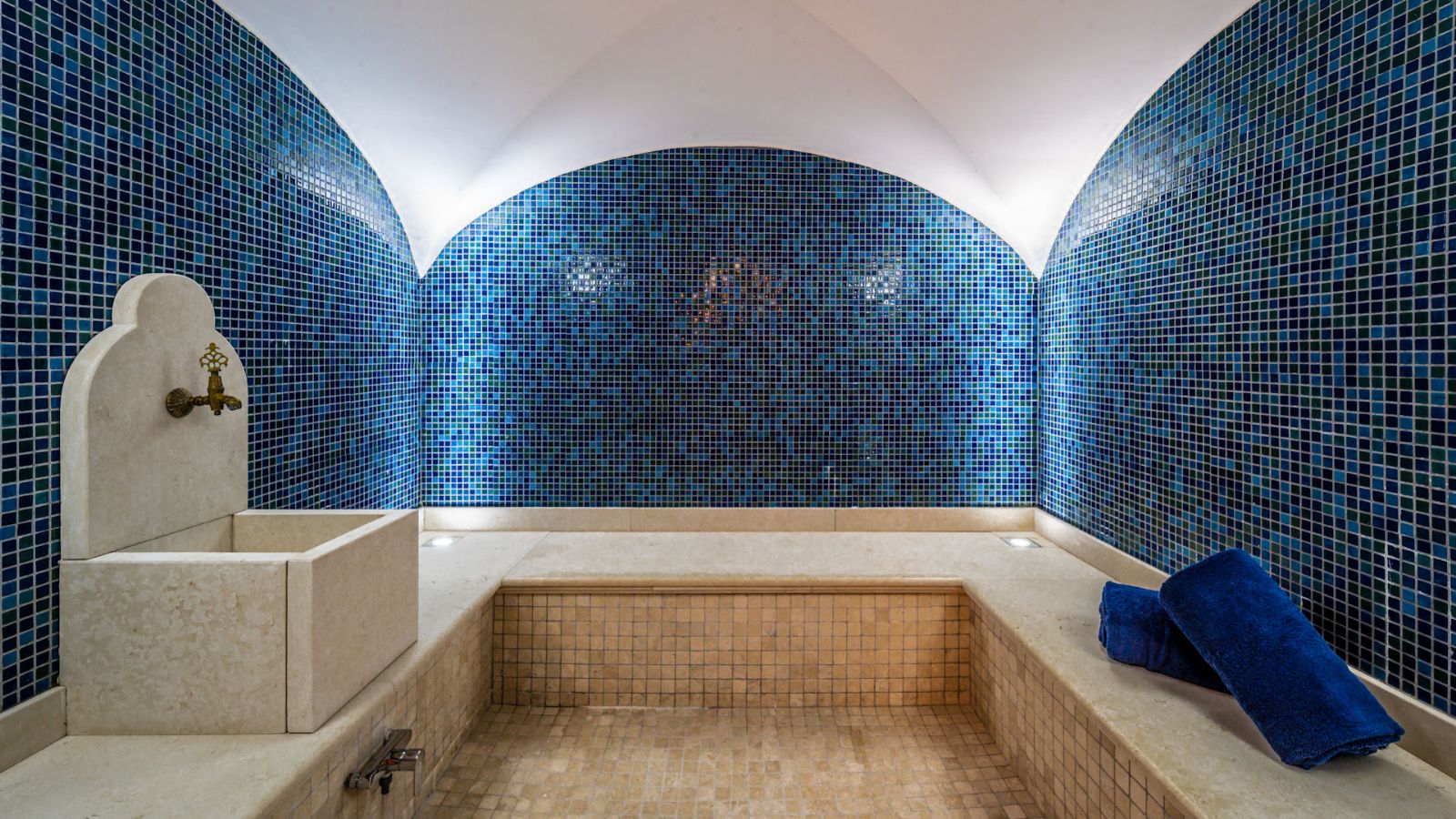 luxury-ski-chalet-meribel-arolla-oxfordski- sauna.jpg