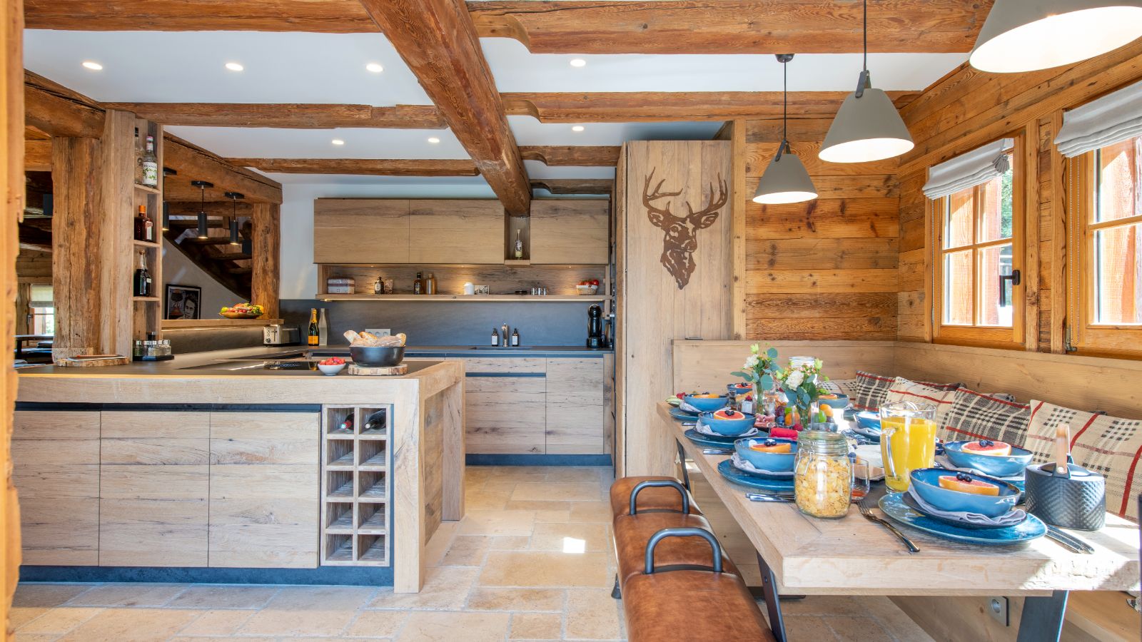 Luxury-Ski-Chalet-Megeve-Chalet-La-Connivence-Oxford-Ski-Kitchen.jpg