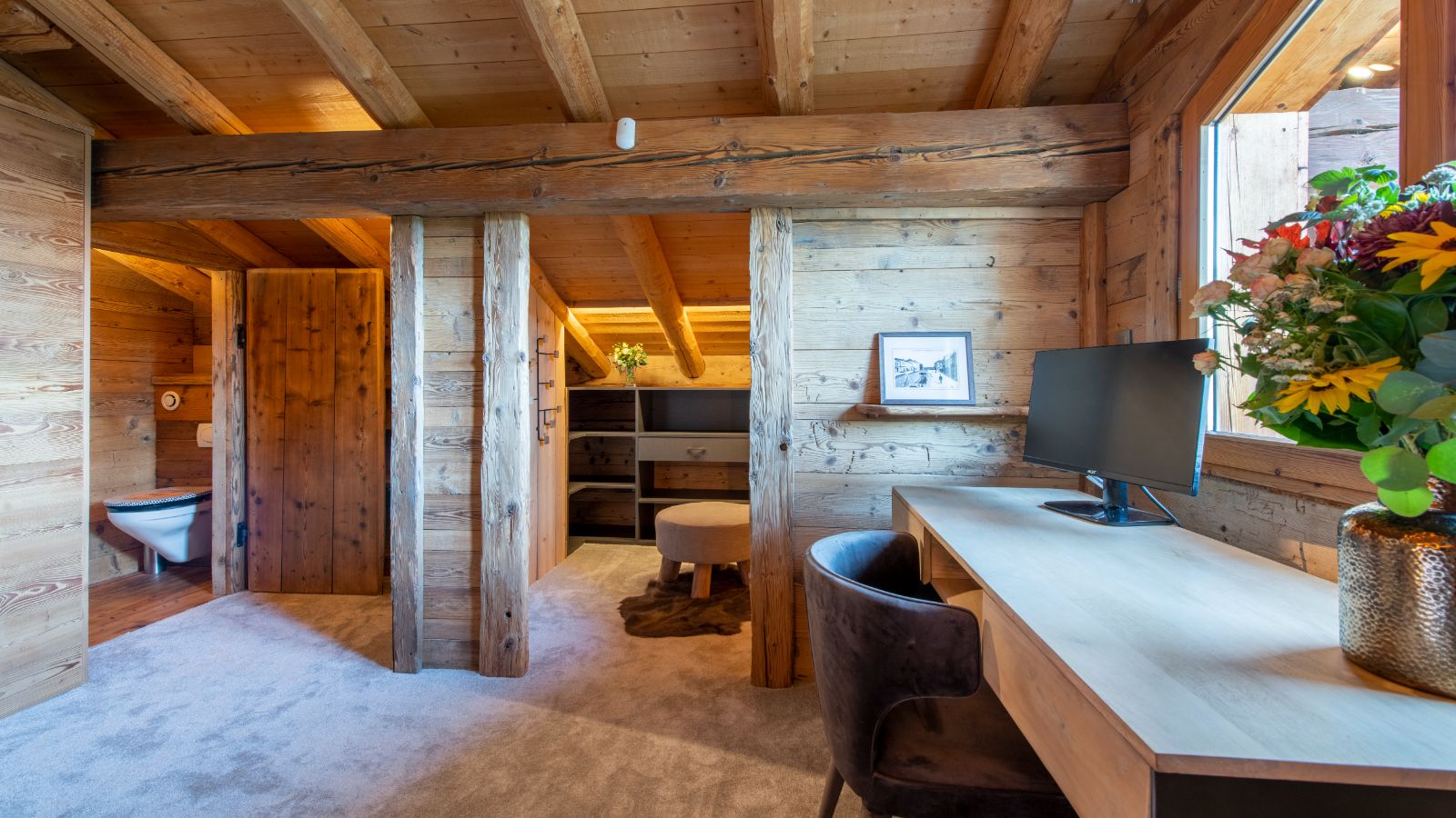 Luxury-Ski-Chalet-Megeve-Chalet-La-Connivence-Oxford-Ski-Study.jpg