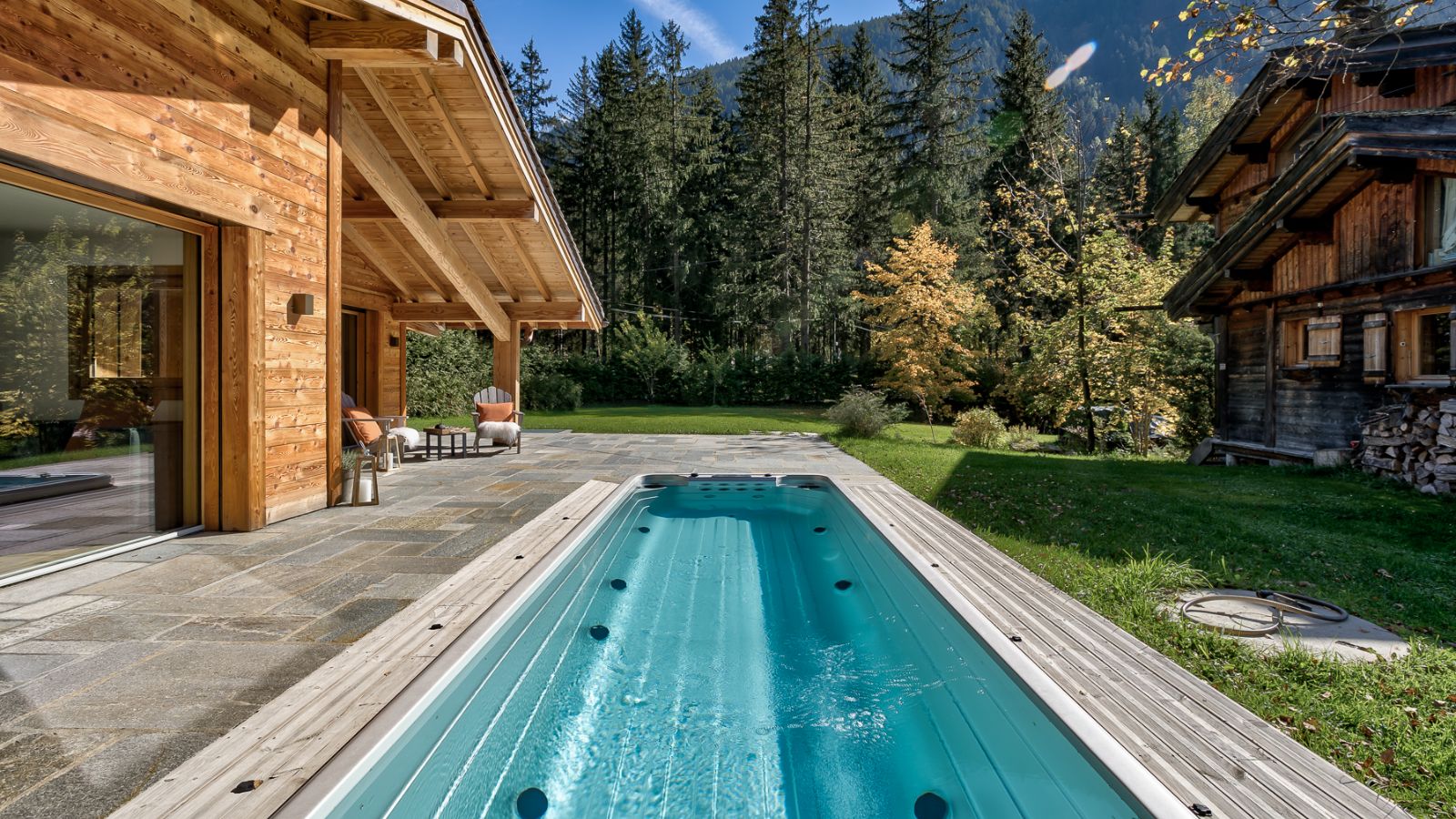 Luxury-Ski-Chalet-Chamonix-Chalet-Picoso-Oxford-Ski-Exterior (1).jpg