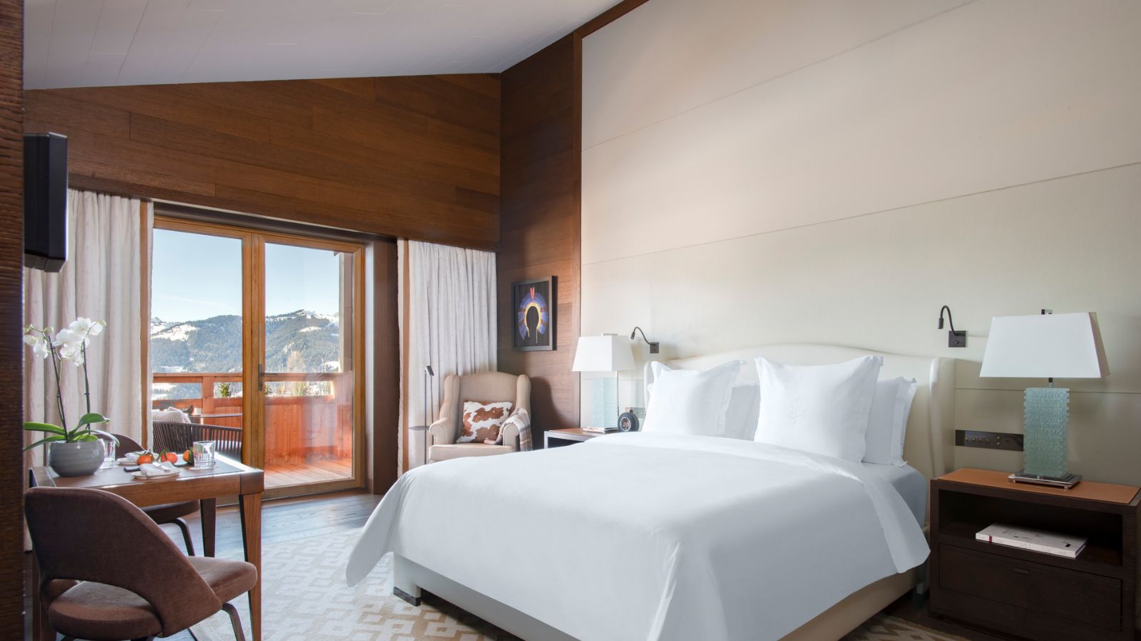 Luxury-Ski-Hotel-Megeve-Four-Seasons-Megeve-Bedroom (10).jpg