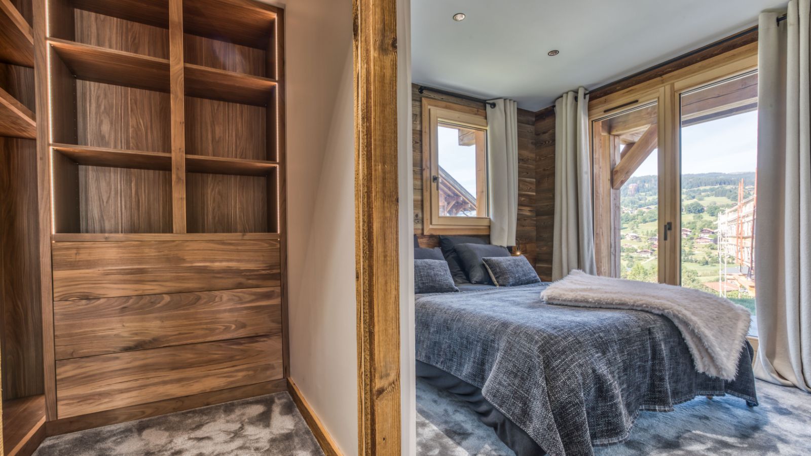 Luxury-Ski-Chalet-Megeve-Chalet-Pure-Oxford-Ski-Bedroom (2).jpg