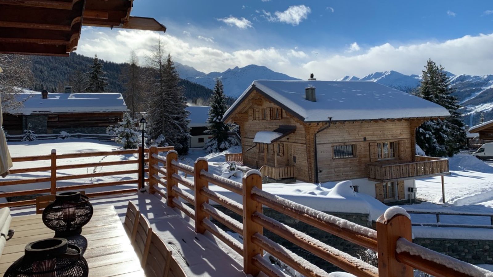 Luxury-Ski-Chalet-Verbier-Chalet-Deux-Ries-Oxford-Ski-Exterior.jpeg