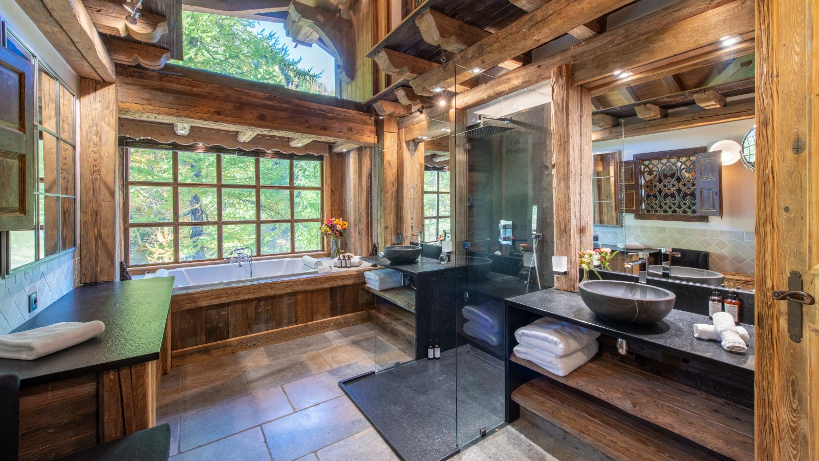 Luxury-Ski-Chalet-Val-d'Isere-Chalet-Yeti-Oxford-Ski-Bathroom.jpg