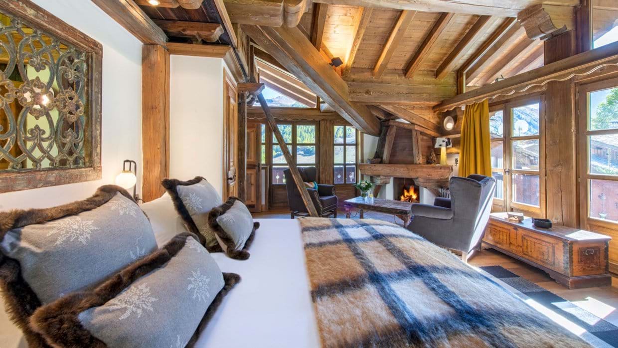 Luxury-Ski-Chalet-Val-d'Isere-Chalet-Yeti-Oxford-Ski-Bedroom (1).jpg