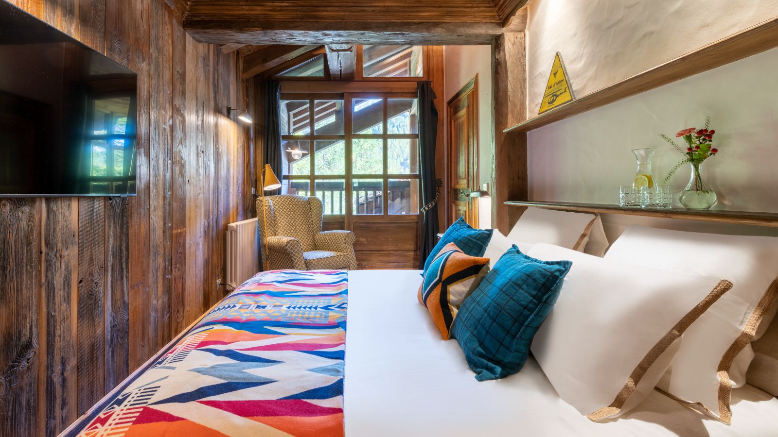 Luxury-Ski-Chalet-Val-d'Isere-Chalet-Yeti-Oxford-Ski-Bedroom (4).jpg