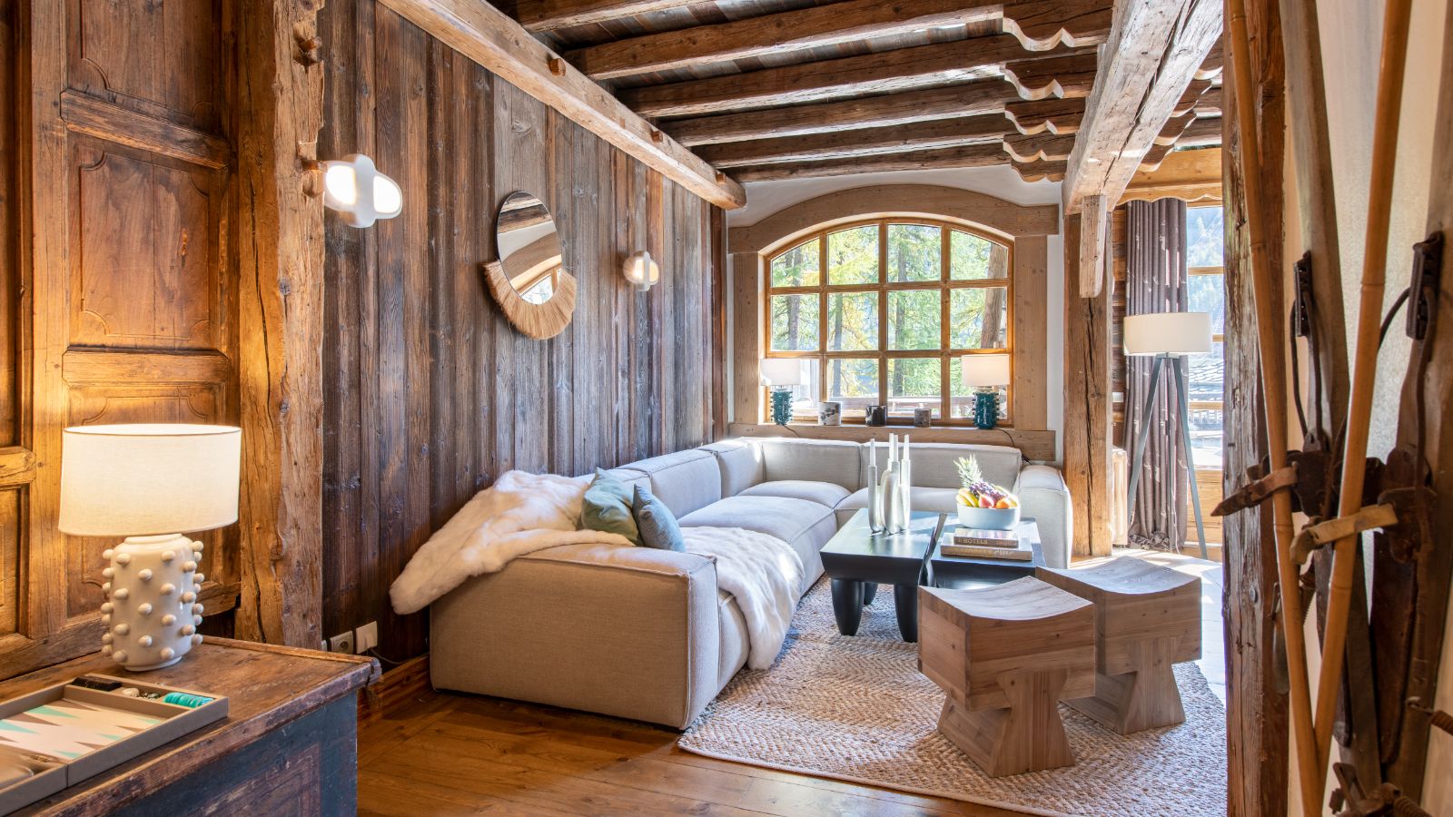 Luxury-Ski-Chalet-Val-d'Isere-Chalet-Yeti-Oxford-Ski-Bedroom (7).jpg