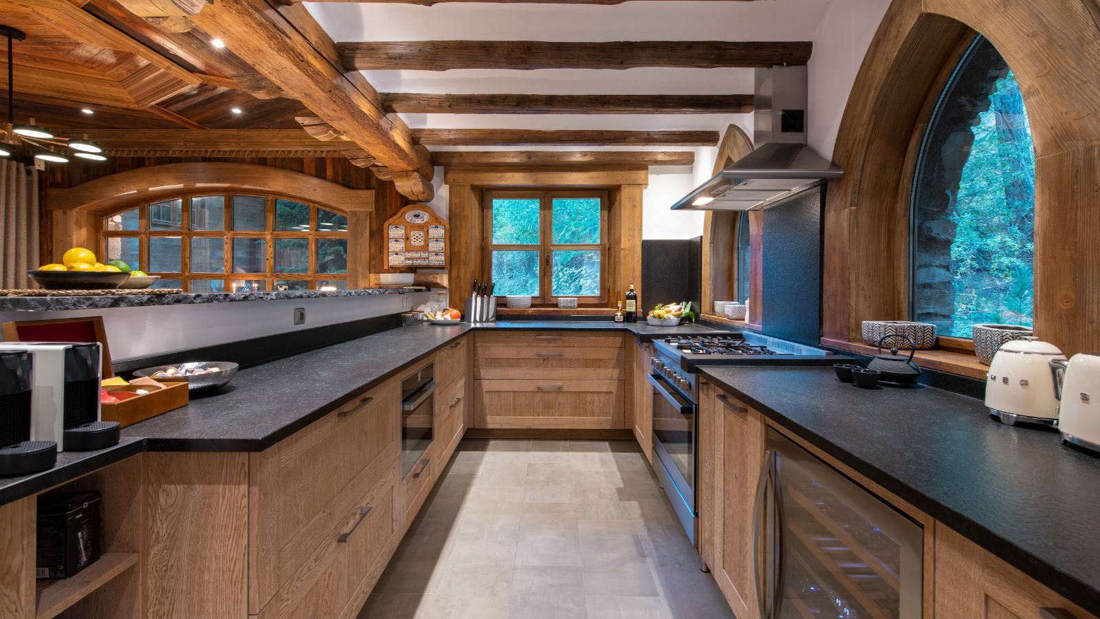 Luxury-Ski-Chalet-Val-d'Isere-Chalet-Yeti-Oxford-Ski-Kitchen.jpg