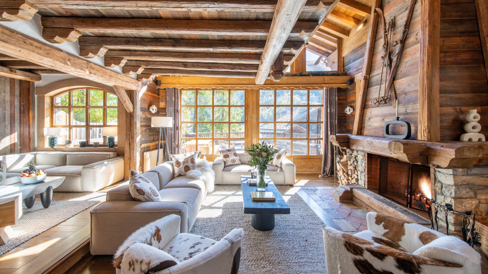 Luxury-Ski-Chalet-Val-d'Isere-Chalet-Yeti-Oxford-Ski-Lounge.jpg