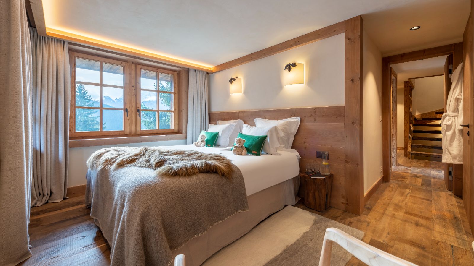 Luxury-Ski-Chalet-Verbier-Chalet-Grand-Coeur-Oxford-Ski-Bedroom (2).jpg