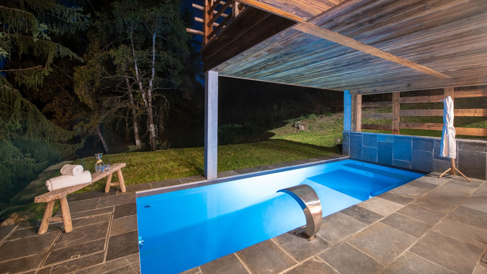 Luxury-Ski-Chalet-Verbier-Chalet-Grand-Coeur-Oxford-Ski-Pool.jpg