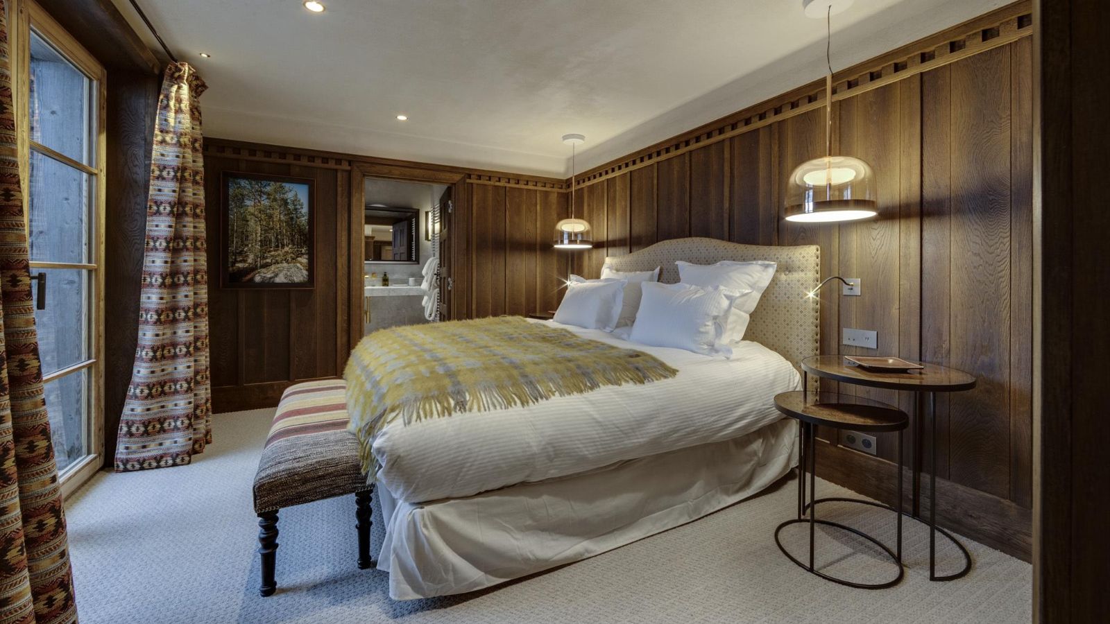 Luxury-Ski-Chalet-Val-d-Isere-Chalet-Ottawa-Oxford-Ski-Bedroom (9).jpg