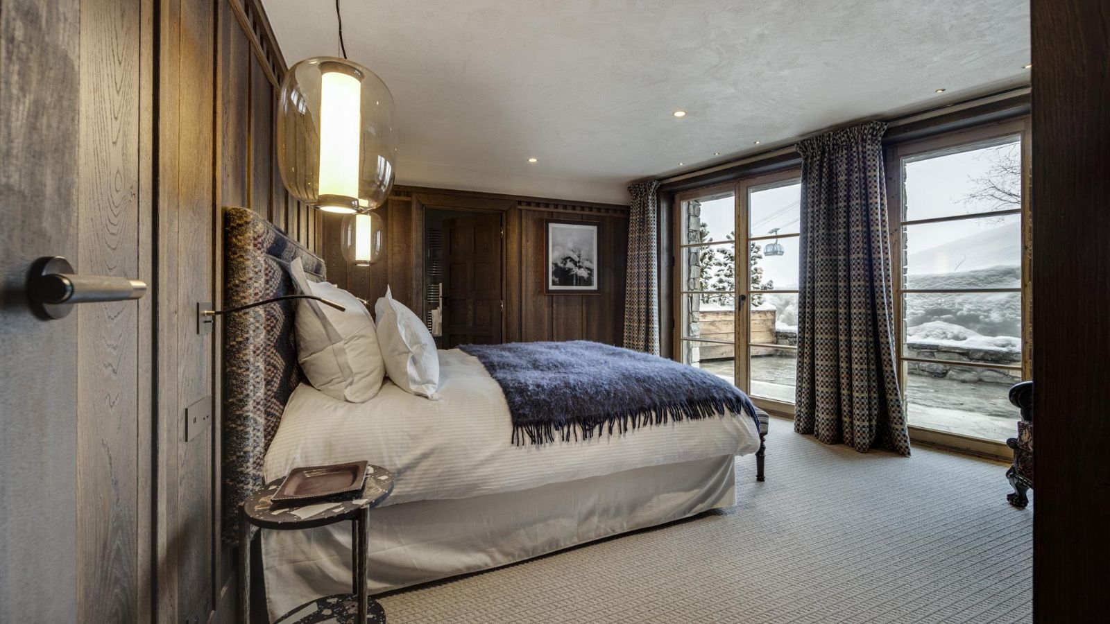 Luxury-Ski-Chalet-Val-d-Isere-Chalet-Ottawa-Oxford-Ski-Bedroom (10).jpg