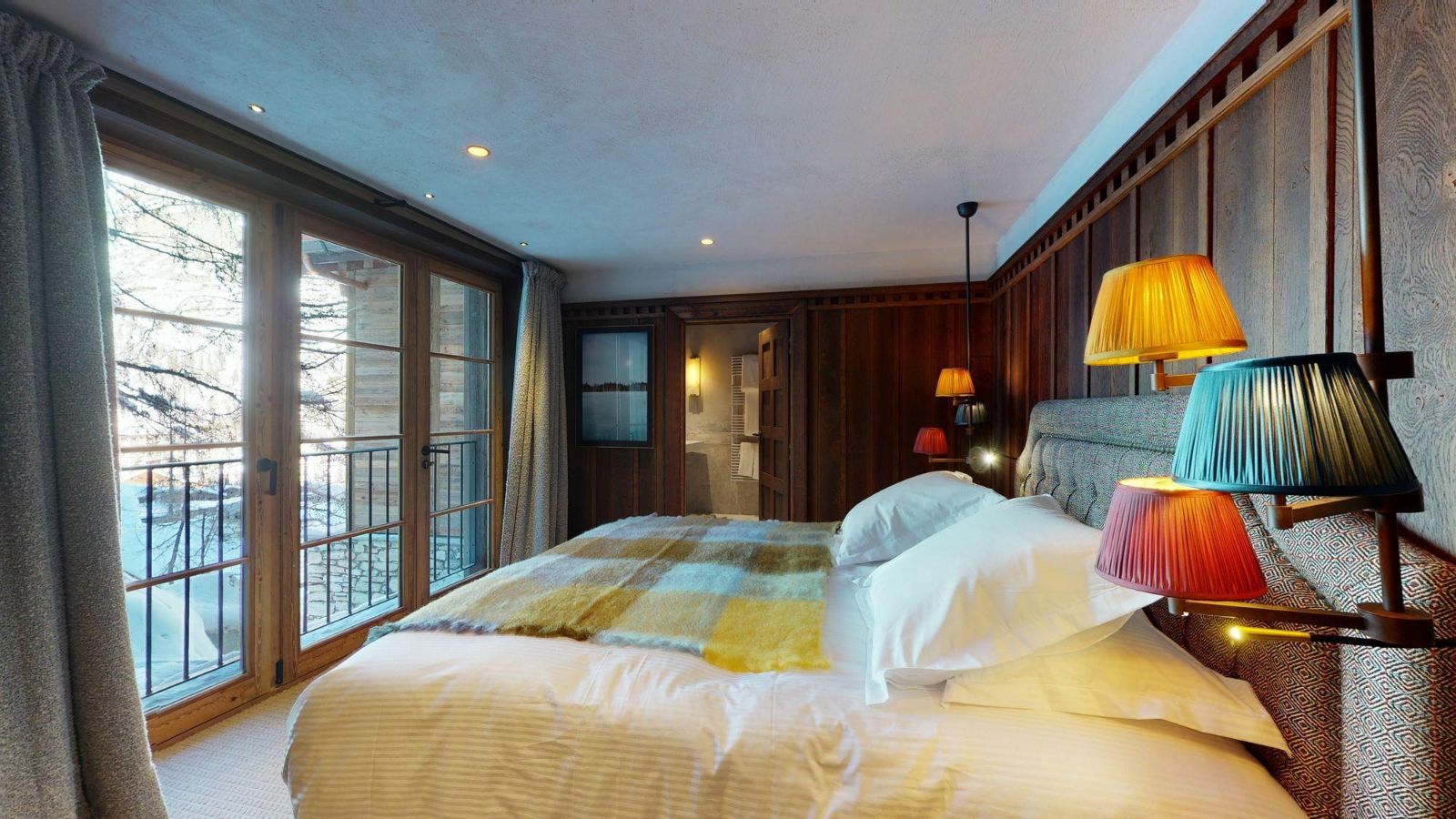 Luxury-Ski-Chalet-Val-d-Isere-Chalet-Ottawa-Oxford-Ski-Bedroom (20).jpg