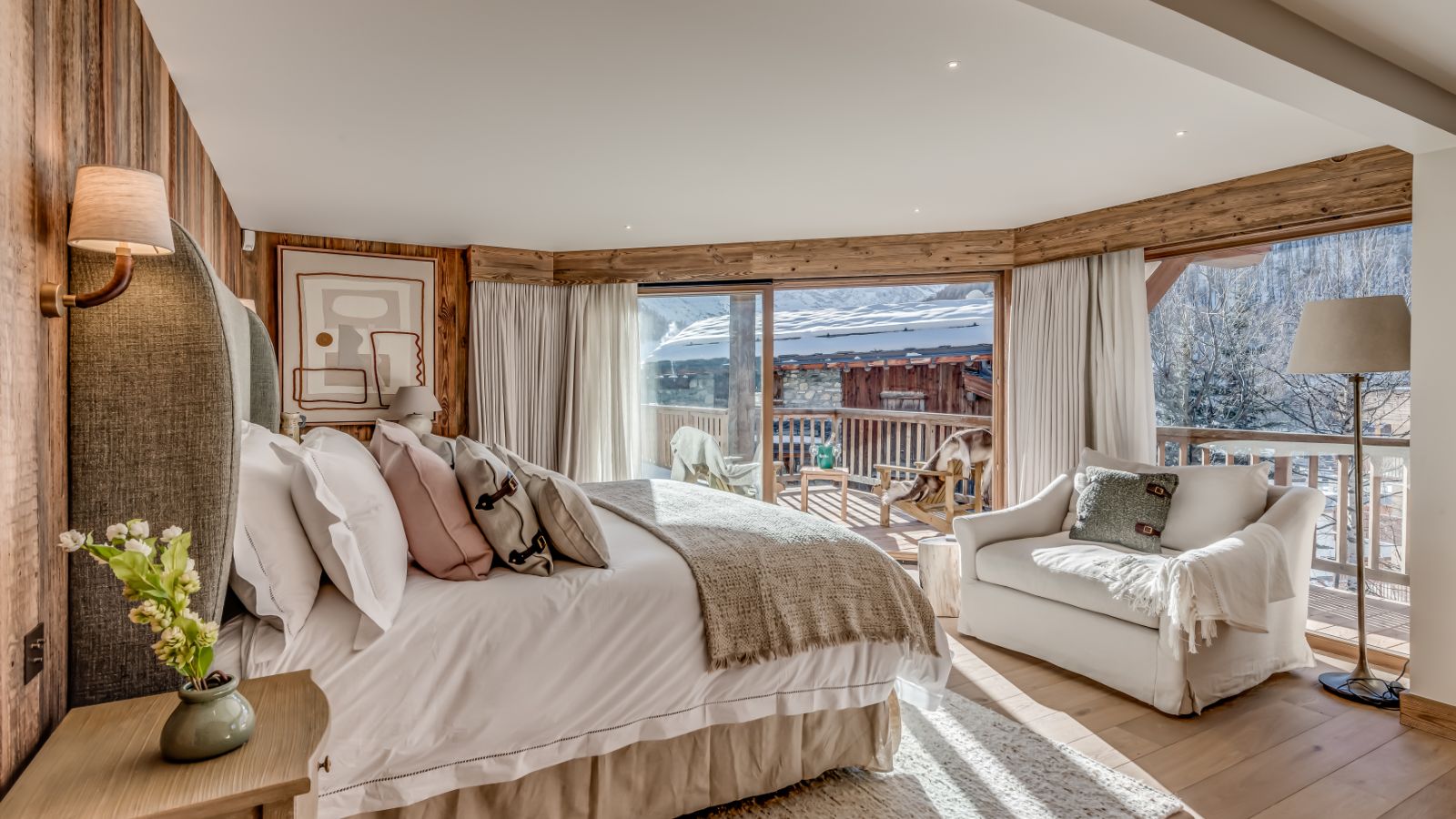 Luxury-Ski-Chalet-Val-d'Isere-Chalet-Blackcomb-Oxford-Ski-Bedroom (17).jpg