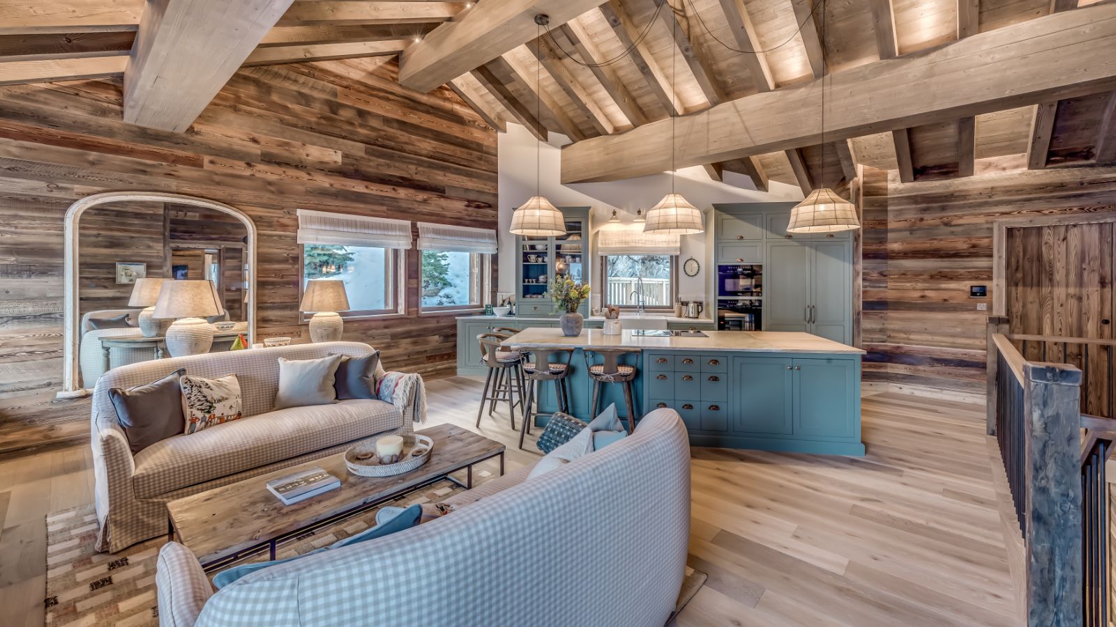 Luxury-Ski-Chalet-Val-d'Isere-Chalet-Blackcomb-Oxford-Ski-Lounge.jpg