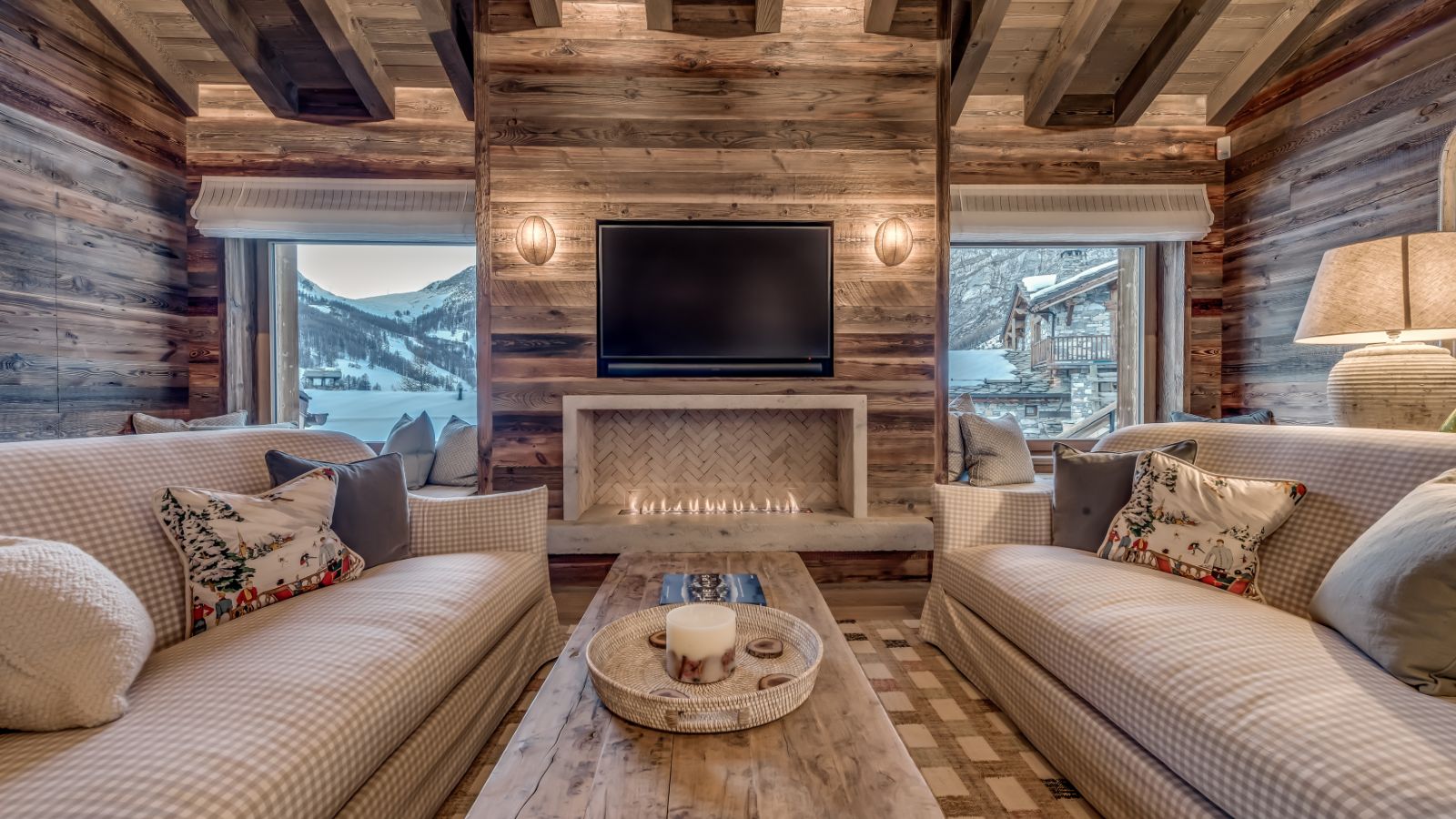 Luxury-Ski-Chalet-Val-d'Isere-Chalet-Blackcomb-Oxford-Ski-TV.jpg