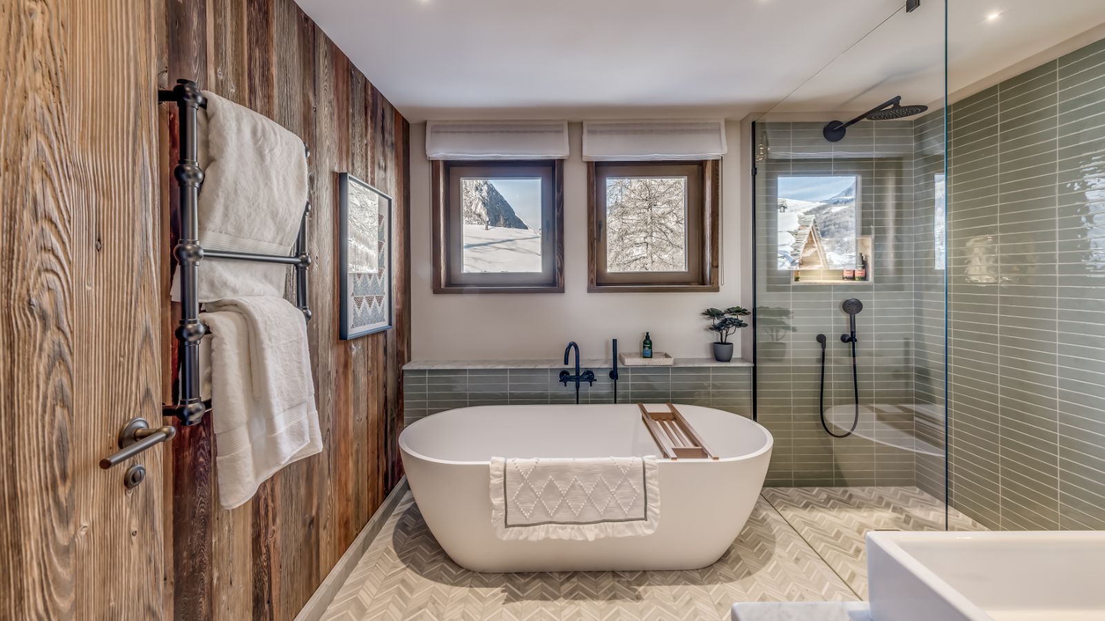 Luxury-Ski-Chalet-Val-d'Isere-Chalet-Blackcomb-Oxford-Ski-Bathroom.jpg