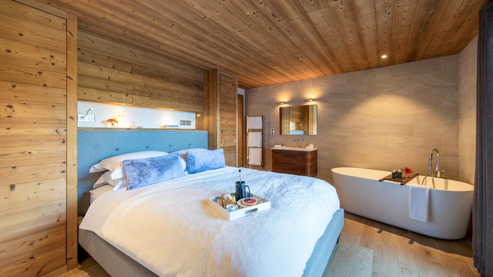 Luxury-Ski-Chalet-Morzine-Twenty-26-Oxford-Ski-Bedroom (14).jpg