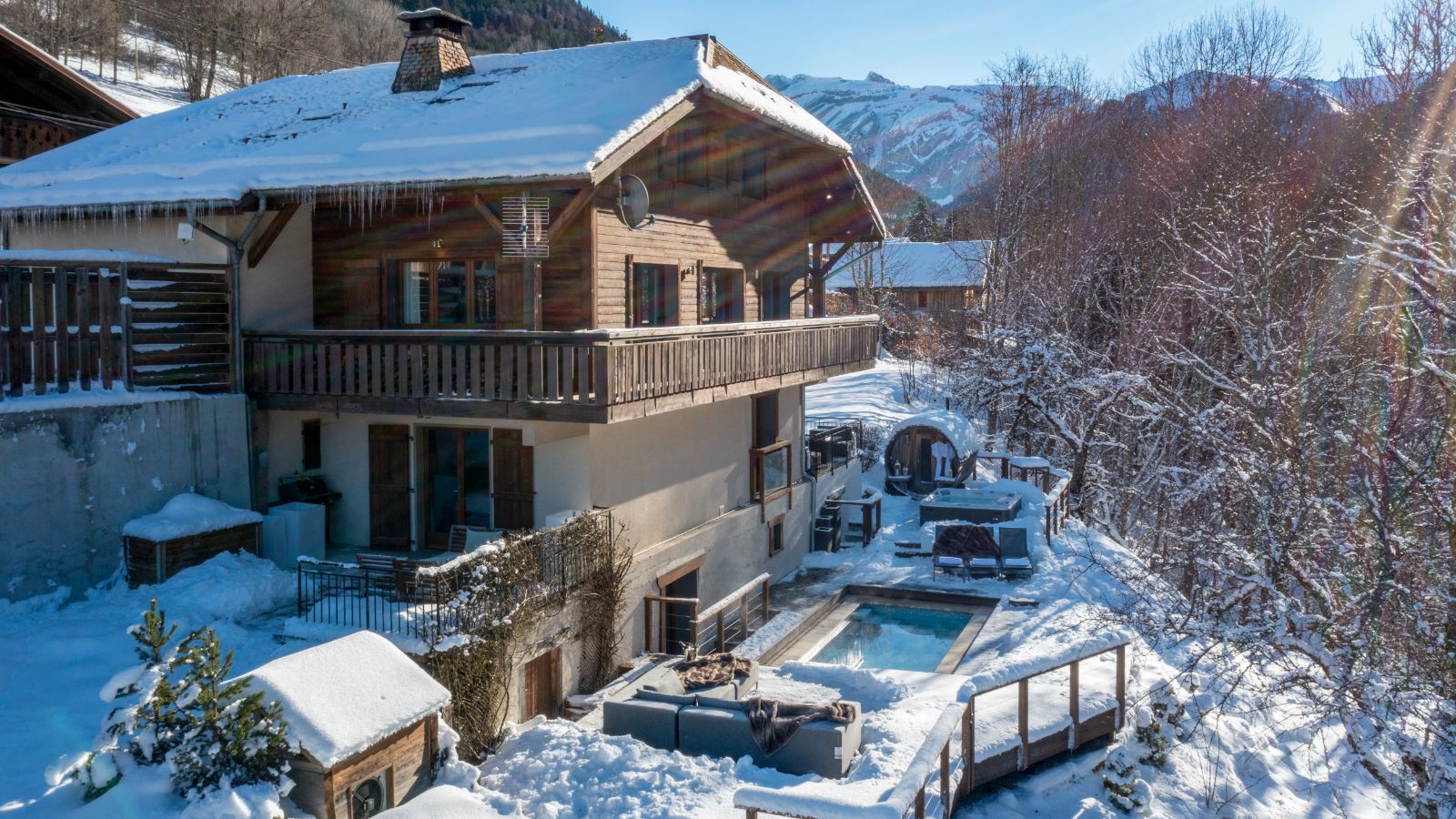 Luxury-Ski-Chalet-Morzine-Twenty-26-Oxford-Ski-Exterior.jpg