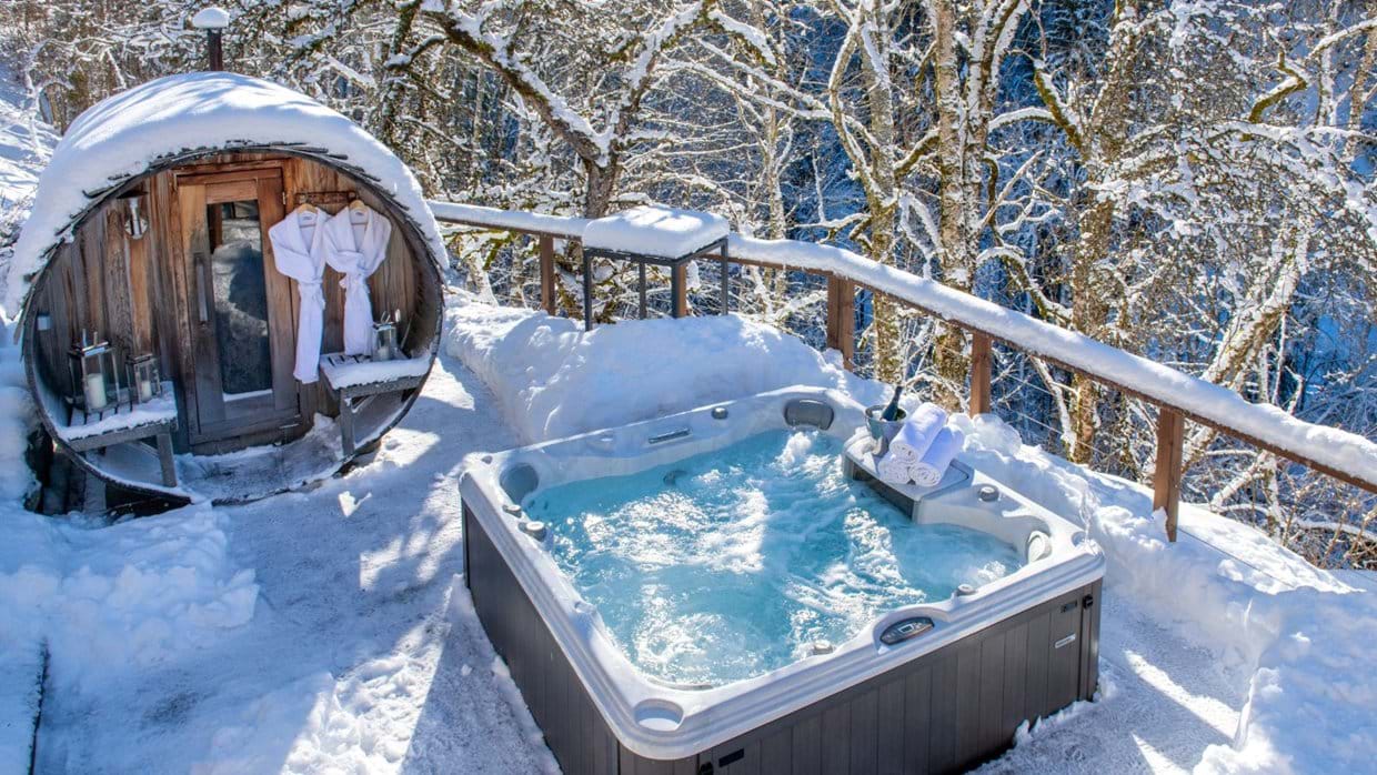 Luxury-Ski-Chalet-Morzine-Twenty-26-Oxford-Ski-Sauna-Hot-Tub.jpg