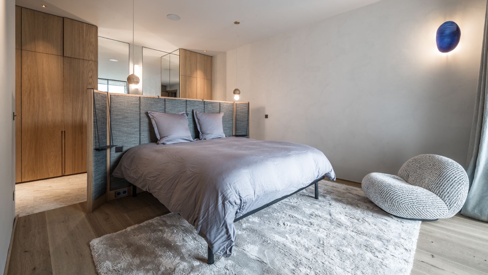 Luxury-Ski-Chalet-Courchevel-Le-Praz-Chalet-Celeste-Oxford-Ski-Bedroom 1.jpg