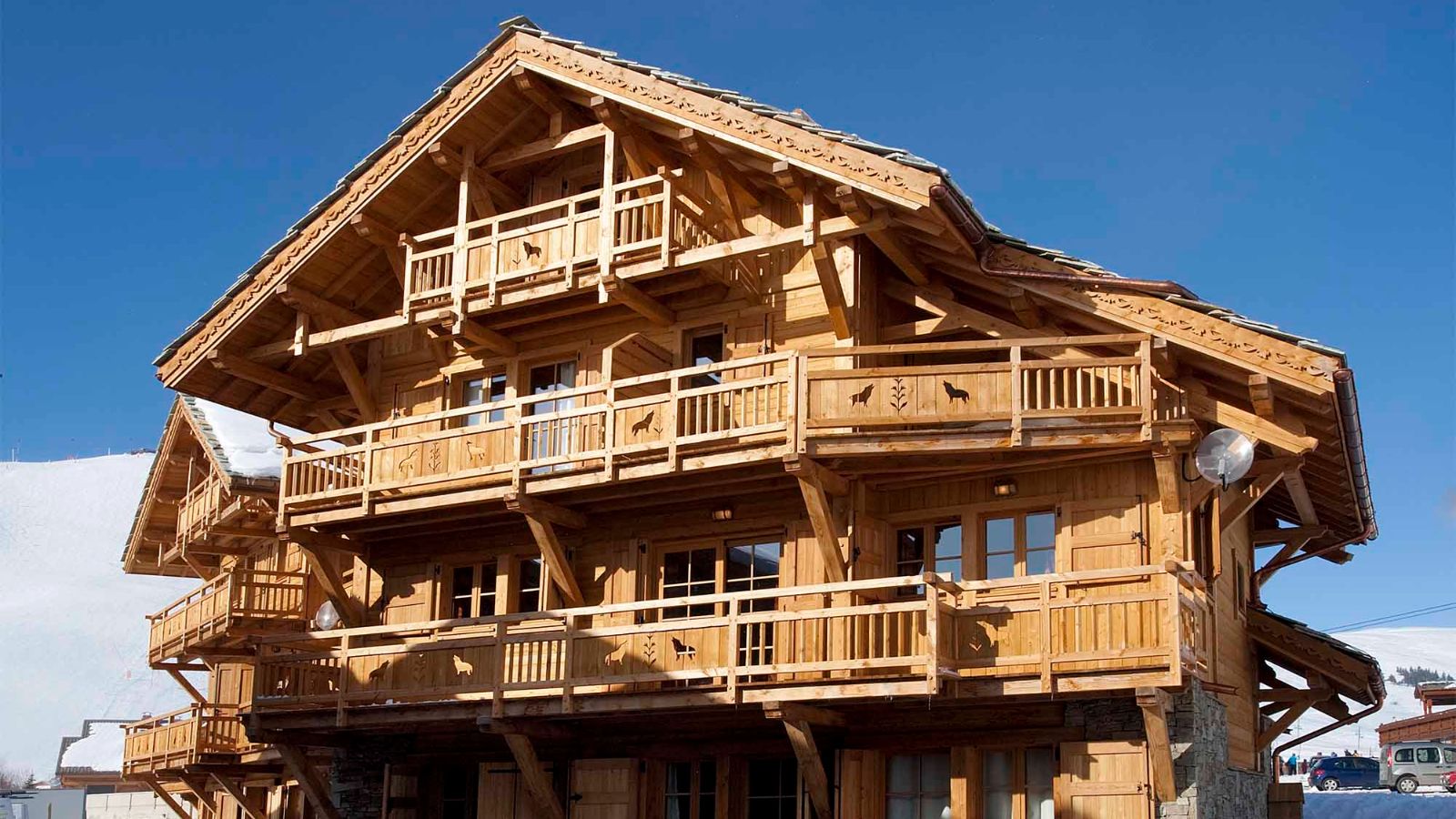 Luxury-Ski-Chalet-Alpe-d-Huez-Chalet-Le-Chateau-Oxford-Ski-Exterior.jpg