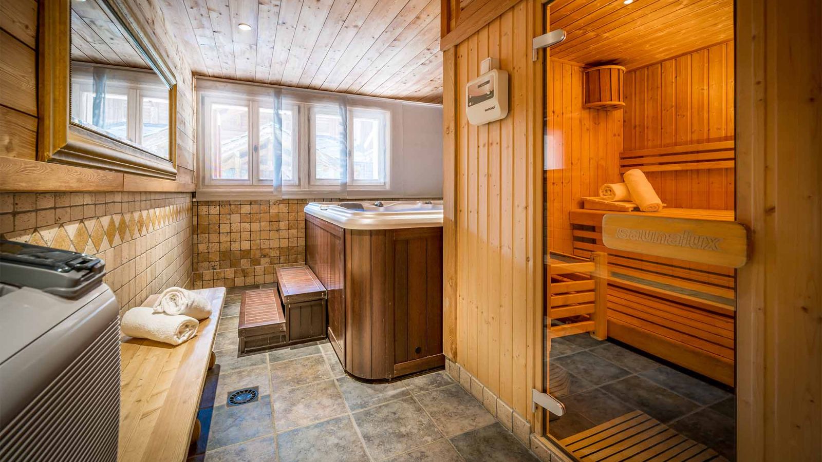 Luxury-Ski-Chalet-Alpe-d-Huez-Chalet-Le-Chateau-Oxford-Ski-Sauna.jpg