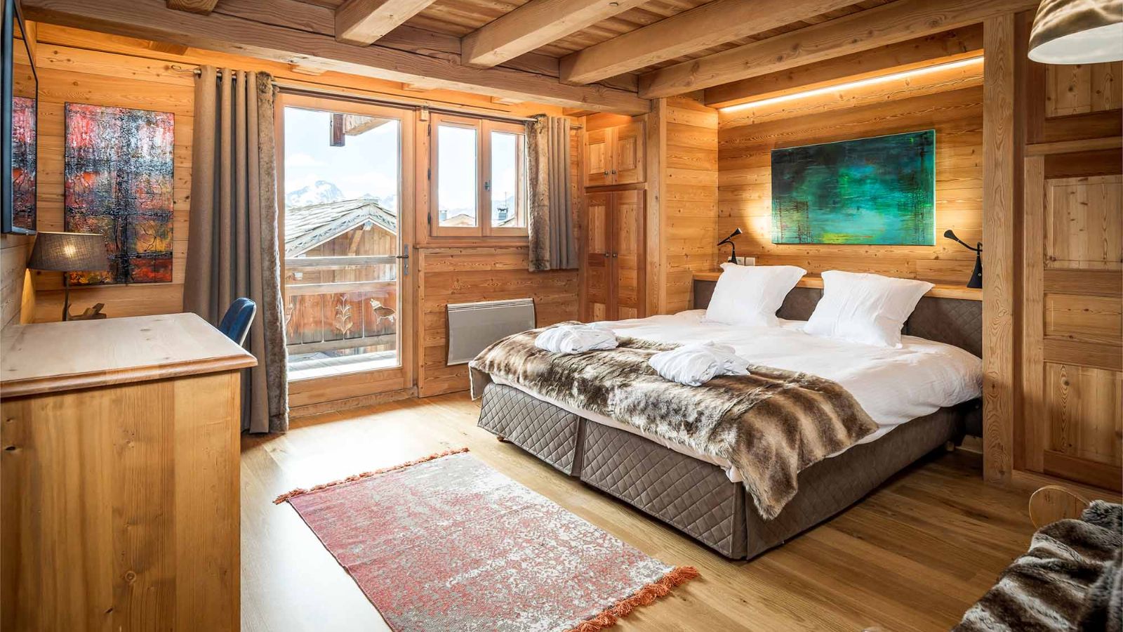 Luxury-Ski-Chalet-Alpe-d-Huez-Chalet-Le-Chateau-Oxford-Ski-Bedroom (7).jpg
