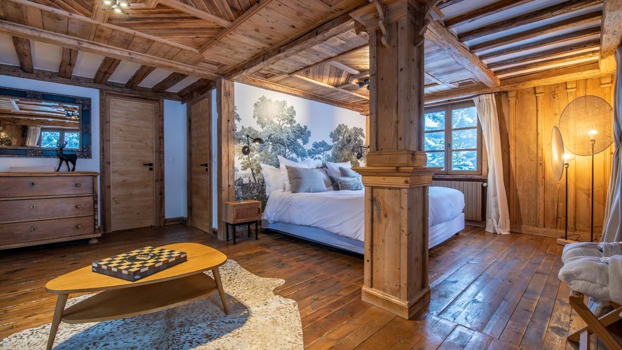 Luxury-Ski-Chalet-Courchevel-Chalet-Alaska-Oxford-Ski-Bedroom (3).jpg