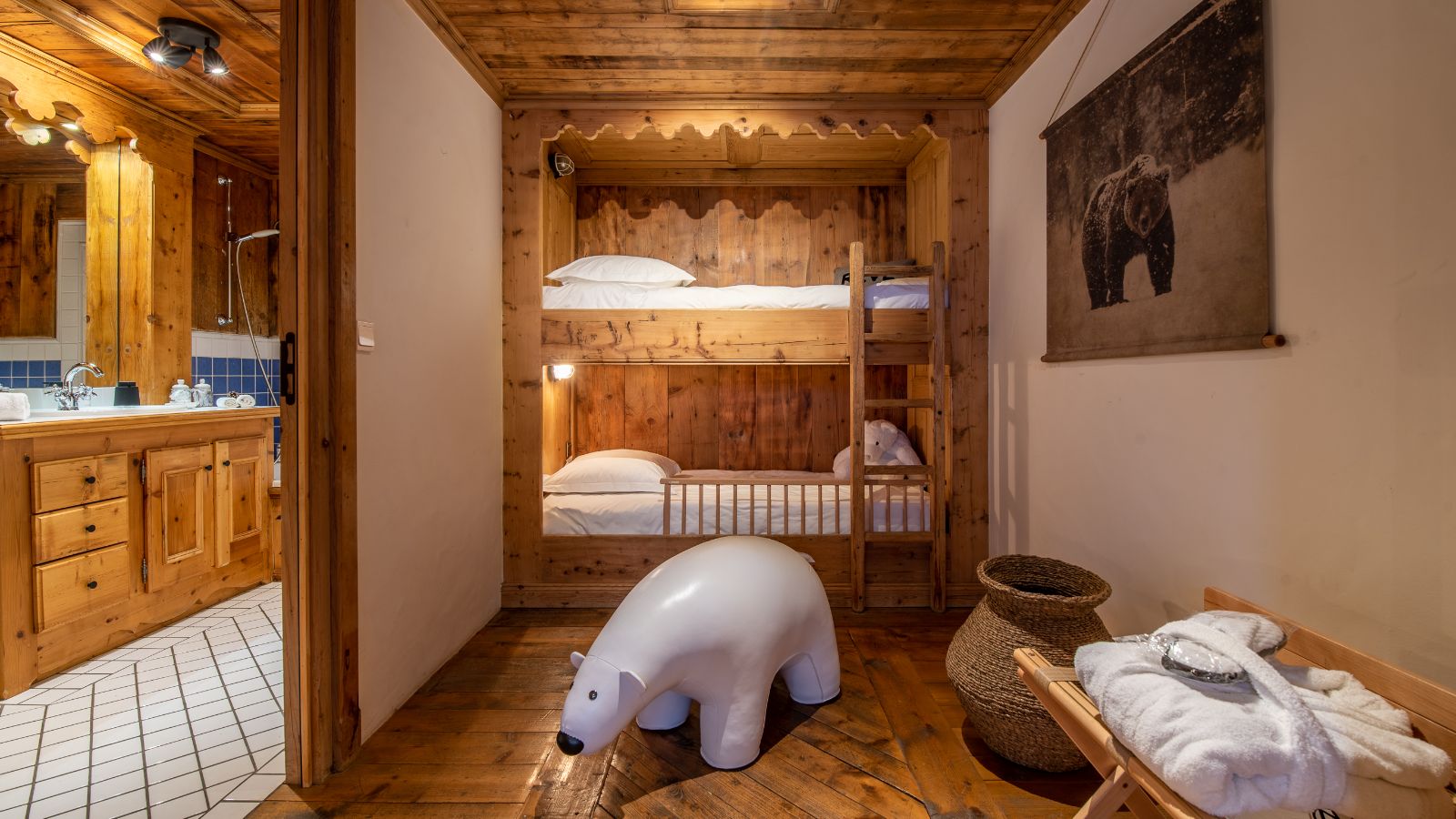 Luxury-Ski-Chalet-Courchevel-Chalet-Alaska-Oxford-Ski-Bunkroom.jpg