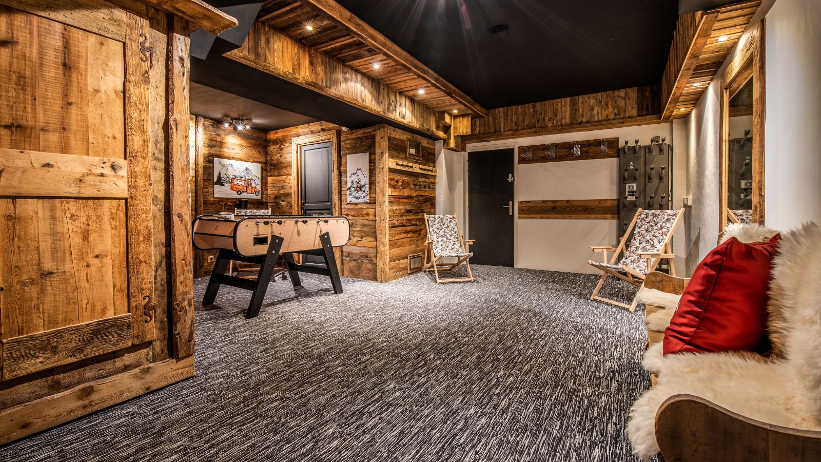 Luxury-Ski-Chalet-Courchevel-Chalet-Alaska-Oxford-Ski-Games-Room.jpg