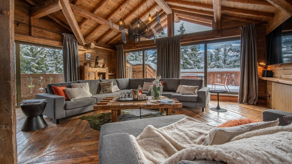 Luxury-Ski-Chalet-Courchevel-Chalet-Alaska-Oxford-Ski-Lounge2.jpg